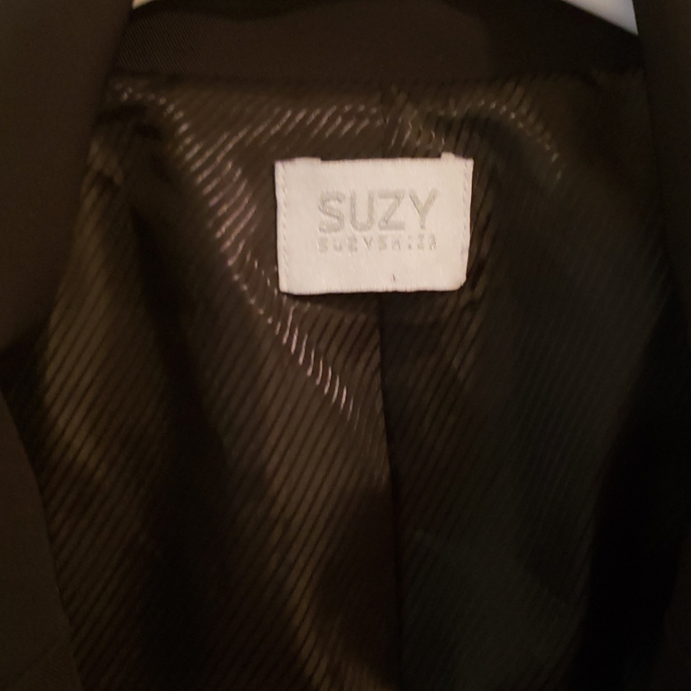 Blazer - Picture 2 of 4